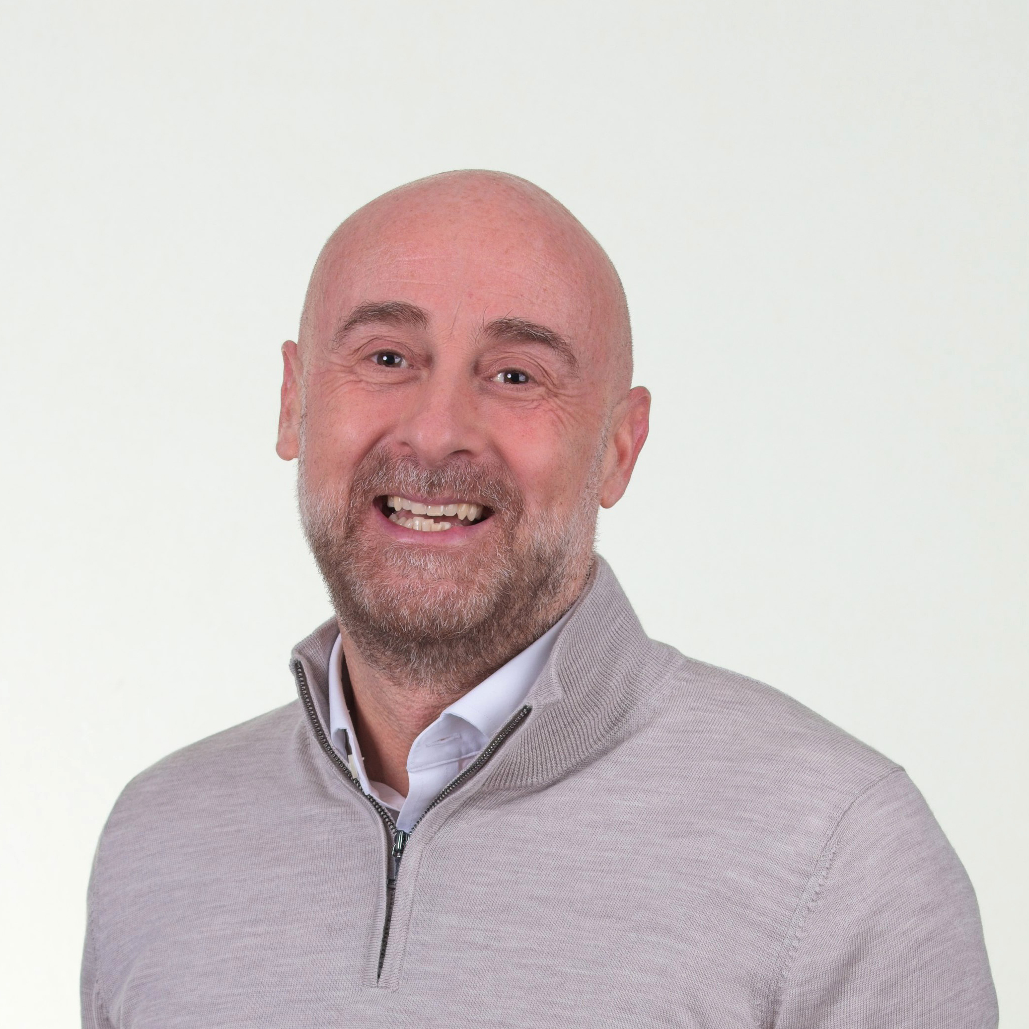 gareth-davies-Headshot-2